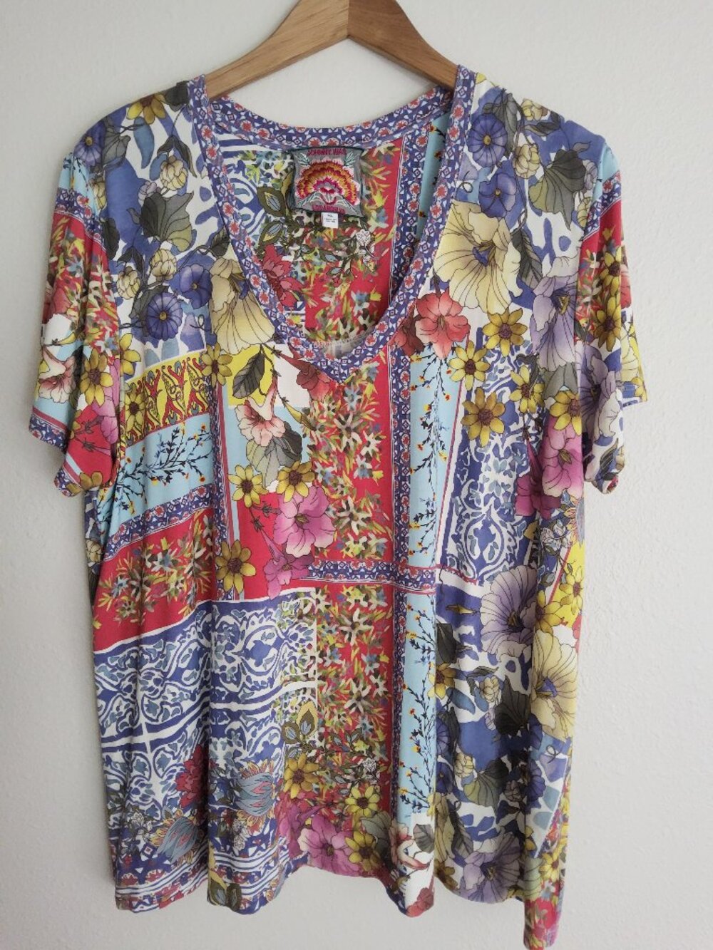 NEW Johnny Was Multicolor Floral Patchwork V-Neck Short Sleeve Top XL